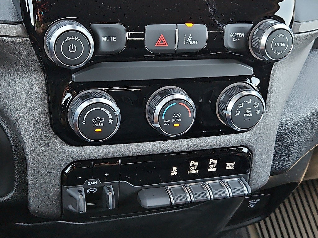2027 RAM Ram 1500 RAM 1500 WARLOCK CREW CAB 4X4 5'7' BOX