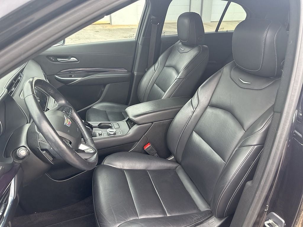 2023 Cadillac XT4 Luxury
