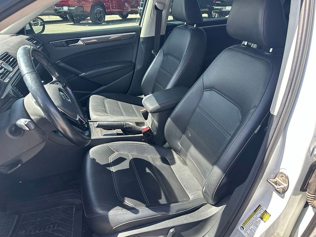 2016 Volkswagen Passat 1.8T SE