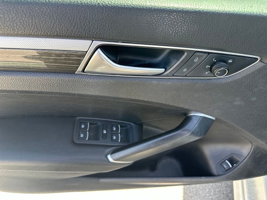 2016 Volkswagen Passat 1.8T SE