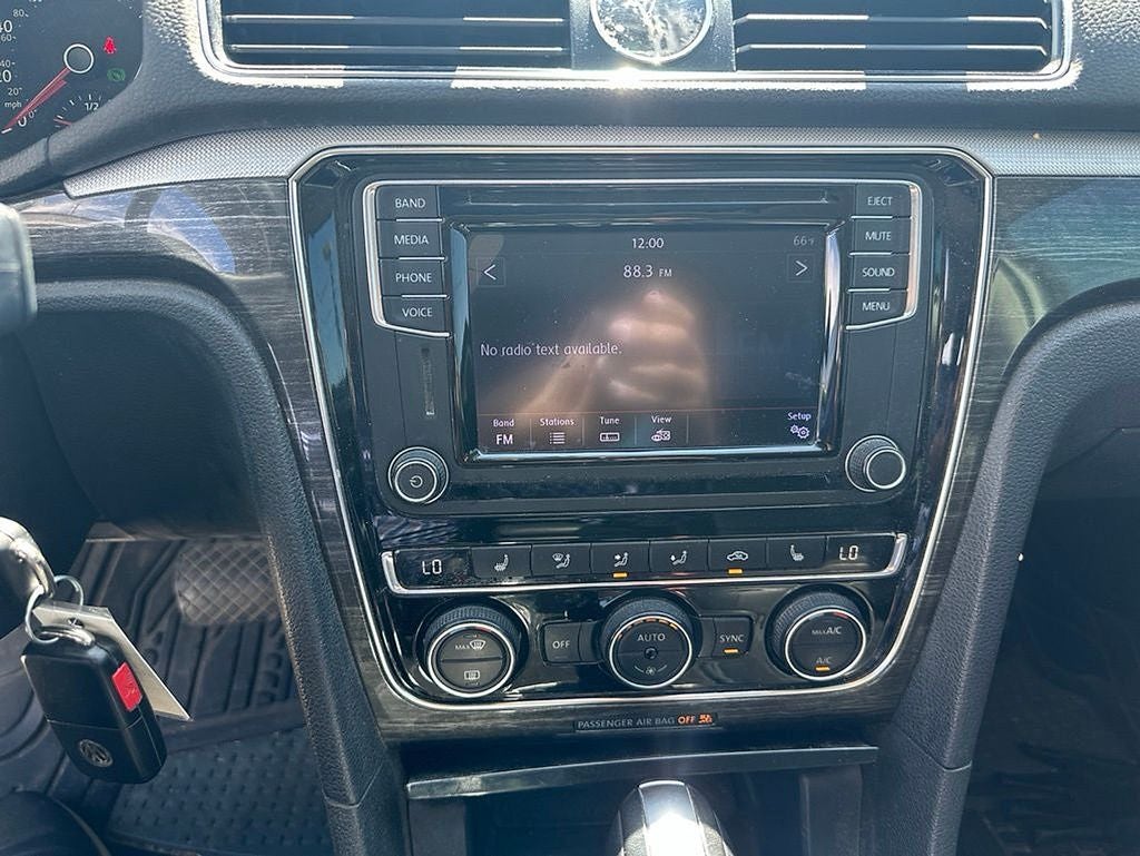 2016 Volkswagen Passat 1.8T SE