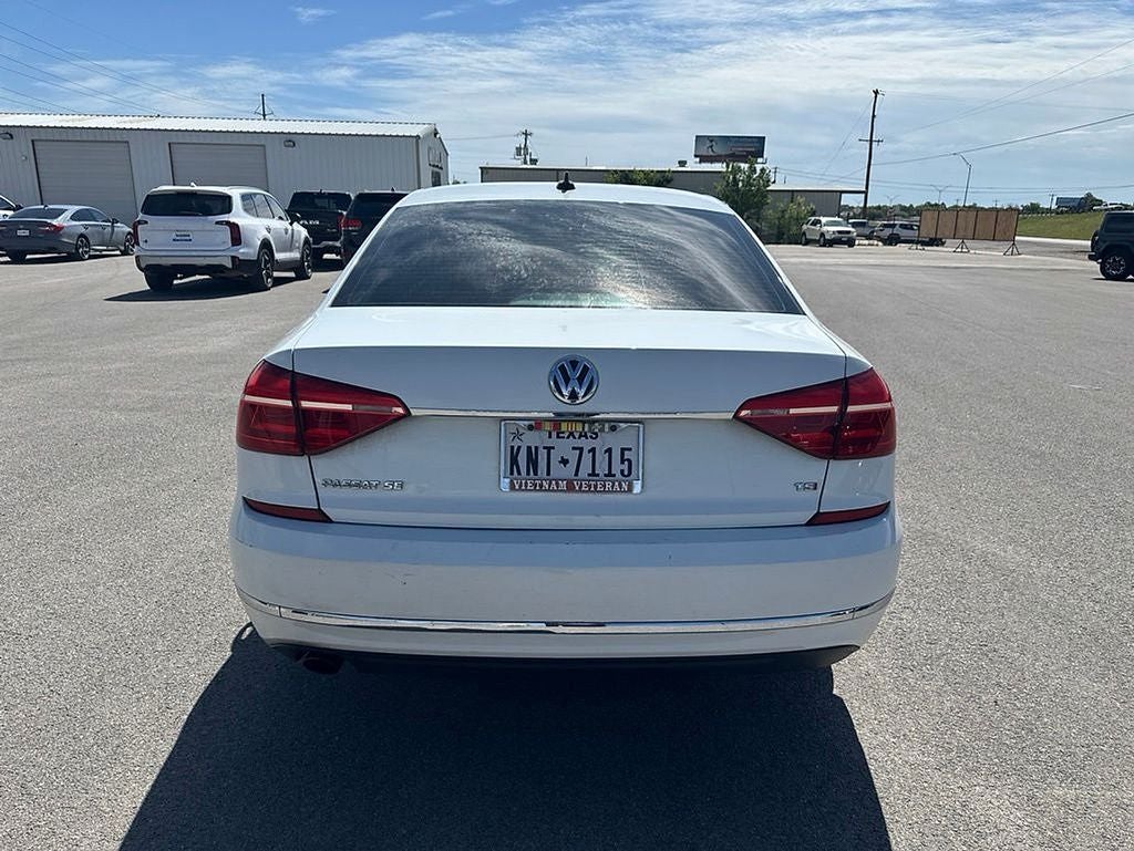 2016 Volkswagen Passat 1.8T SE