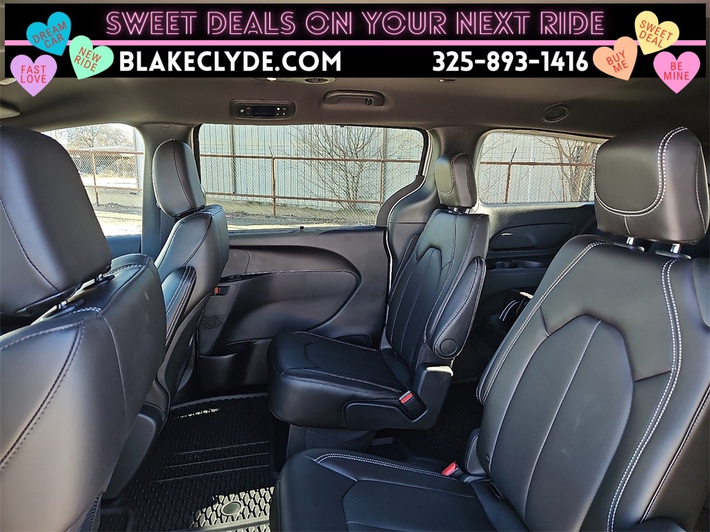 2026 Chrysler Voyager LX