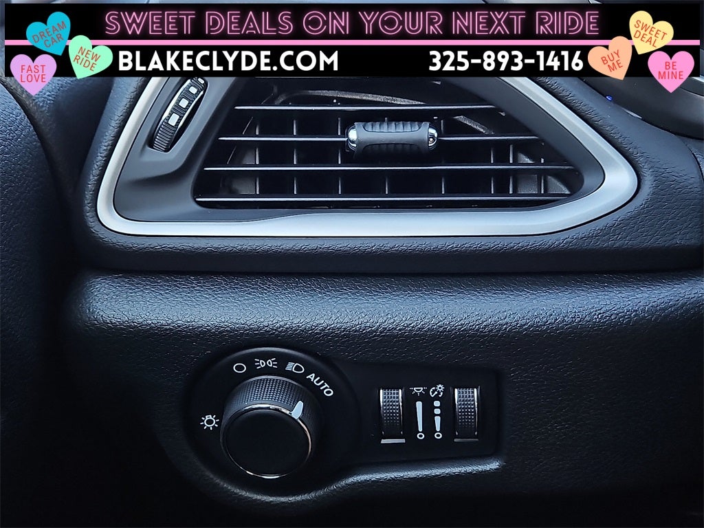 2026 Chrysler Voyager LX