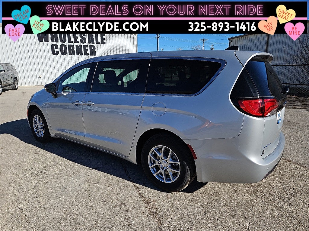 2026 Chrysler Voyager LX