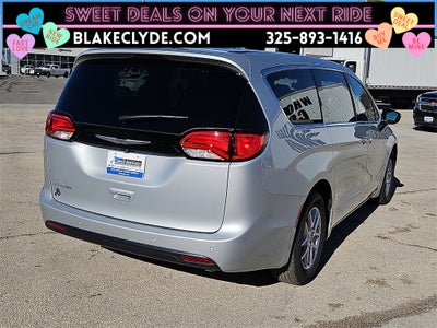 2026 Chrysler Voyager LX