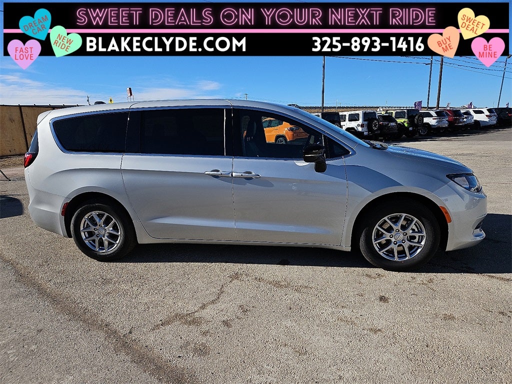 2026 Chrysler Voyager LX