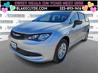 2026 Chrysler Voyager LX