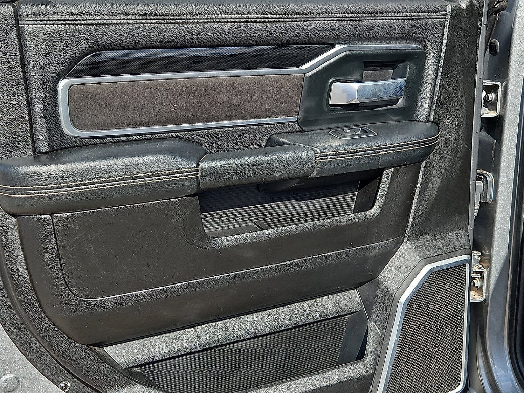 2019 RAM 3500 Laramie Crew Cab 4x4 6'4' Box