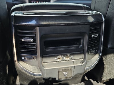 2019 RAM 3500 Laramie Crew Cab 4x4 6'4' Box