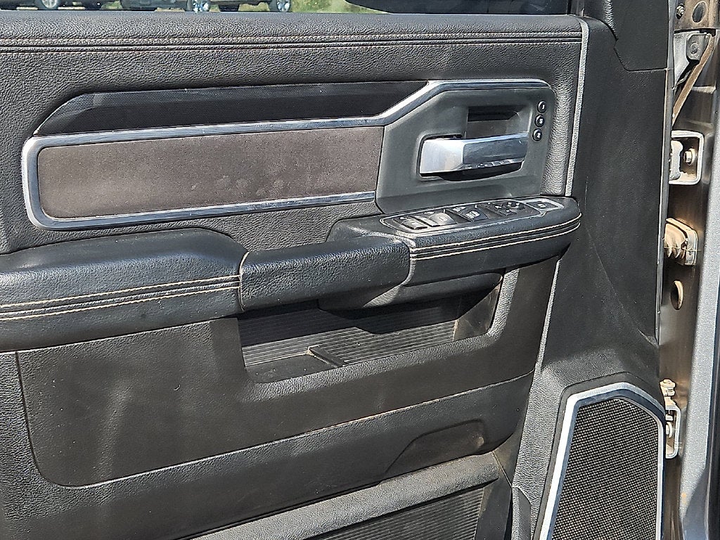2019 RAM 3500 Laramie Crew Cab 4x4 6'4' Box