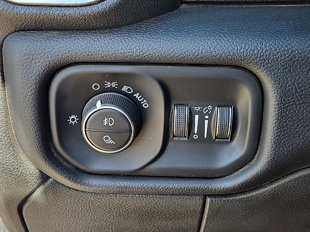 2019 RAM 3500 Laramie Crew Cab 4x4 6'4' Box