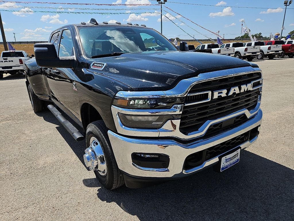 2027 RAM Ram 3500 RAM 3500 TRADESMAN CREW CAB 4X4 8' BOX