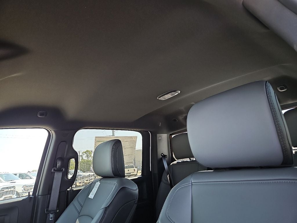 2027 RAM Ram 3500 RAM 3500 TRADESMAN CREW CAB 4X4 8' BOX