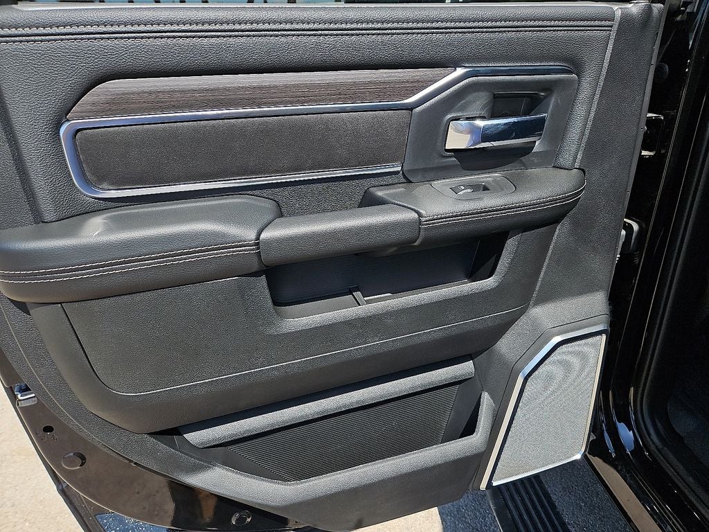 2027 RAM Ram 3500 RAM 3500 LARAMIE CREW CAB 4X4 8' BOX