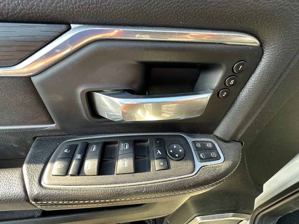 2023 RAM 3500 Laramie Crew Cab 4x4 8' Box