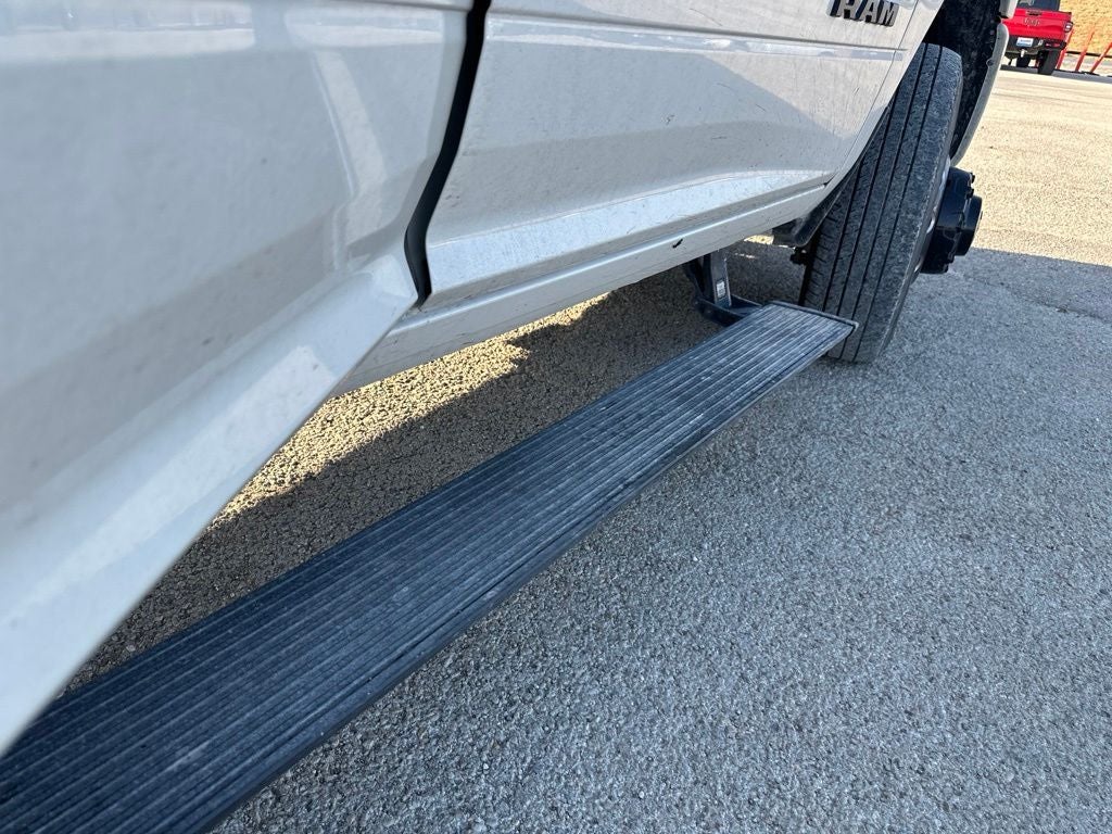 2023 RAM 3500 Laramie Crew Cab 4x4 8' Box
