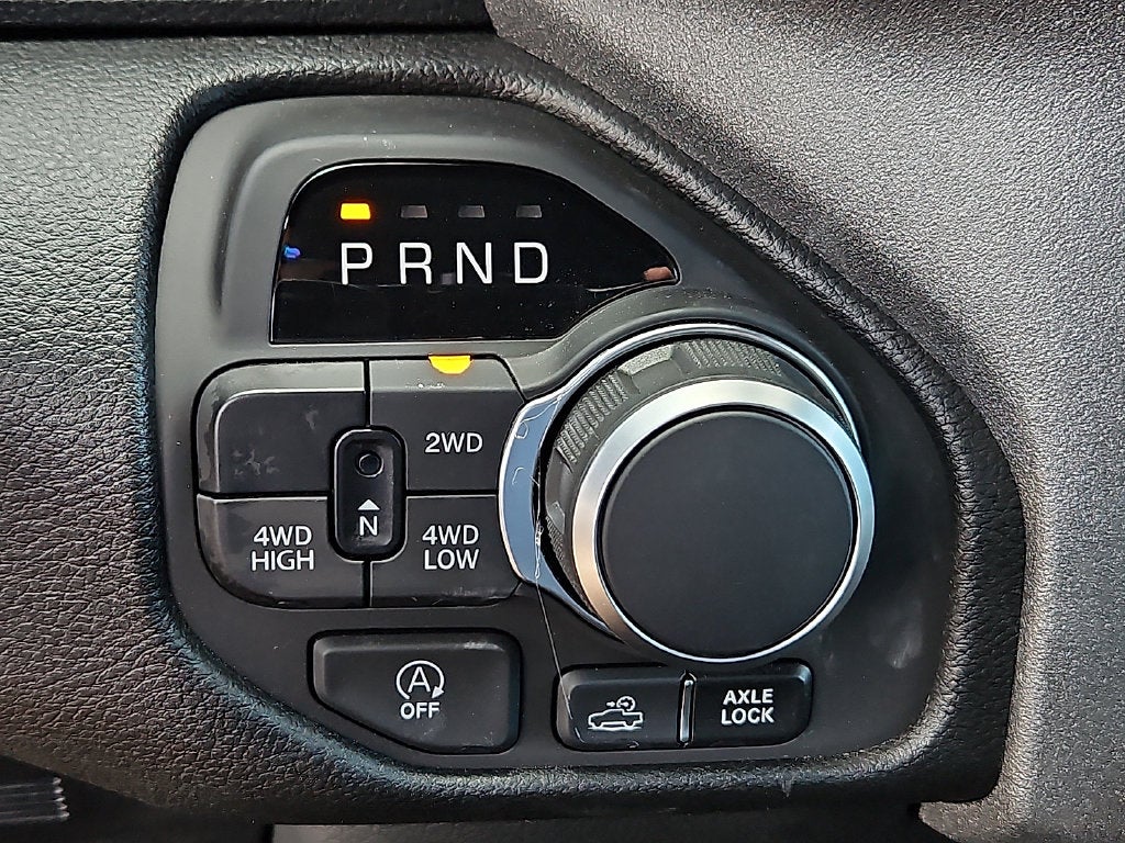 2026 RAM 1500 RAM 1500 TRADESMAN CREW CAB 4X4 5'7' BOX
