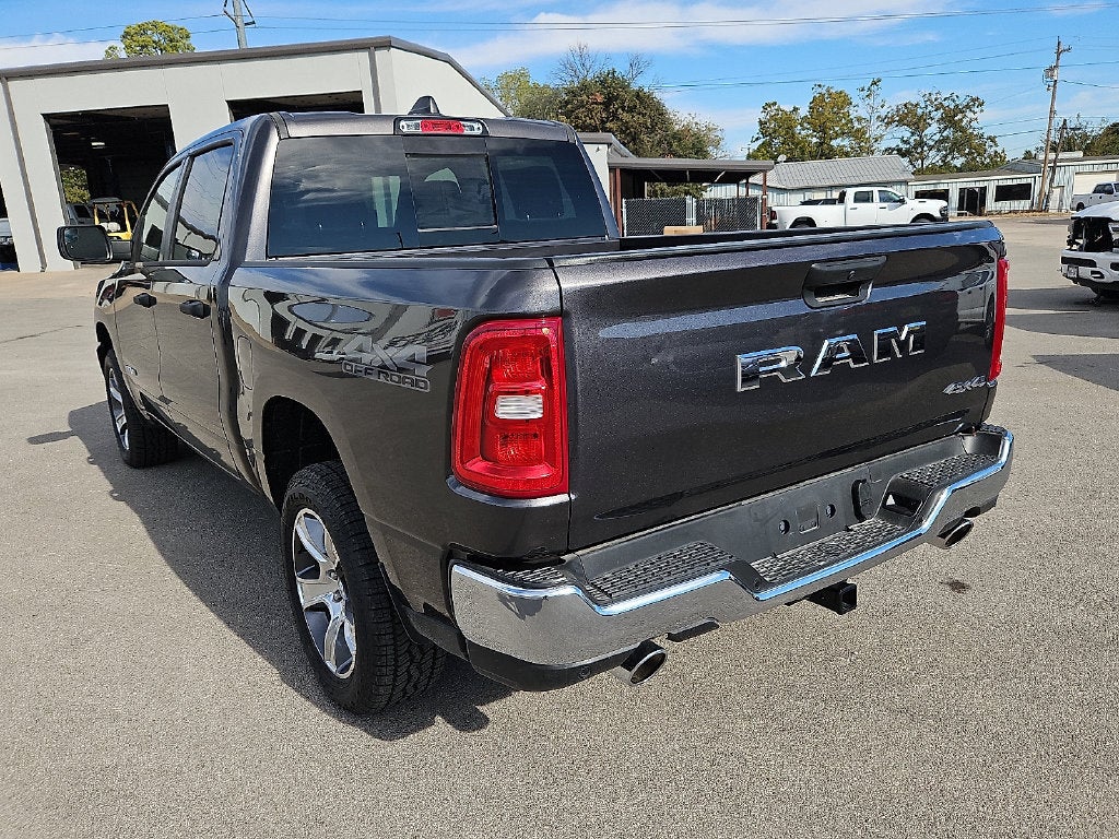 2026 RAM 1500 RAM 1500 TRADESMAN CREW CAB 4X4 5'7' BOX