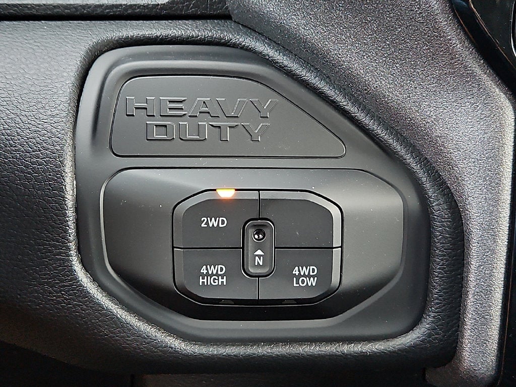 2027 RAM Ram 2500 RAM 2500 BLACK EXPRESS CREW CAB 4X4 6'4' BOX