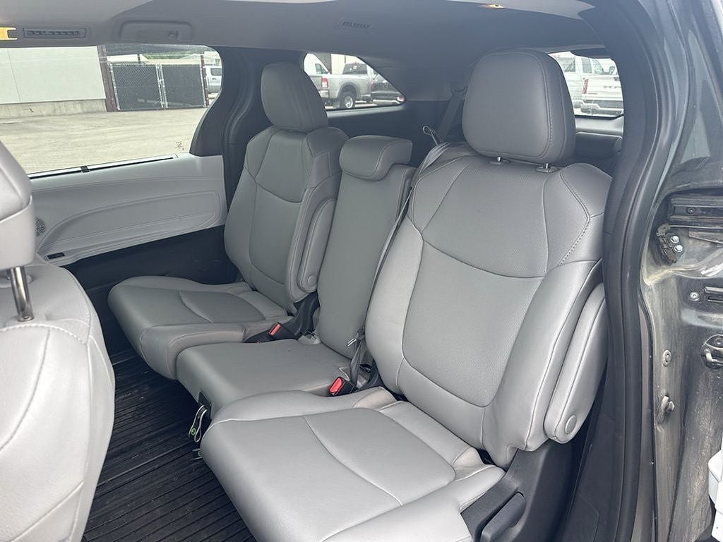 2025 Toyota Sienna XLE 8 Passenger