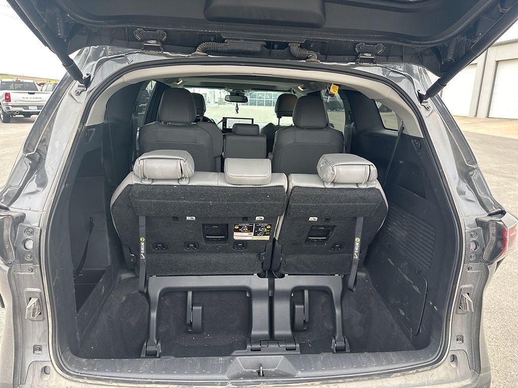 2025 Toyota Sienna XLE 8 Passenger