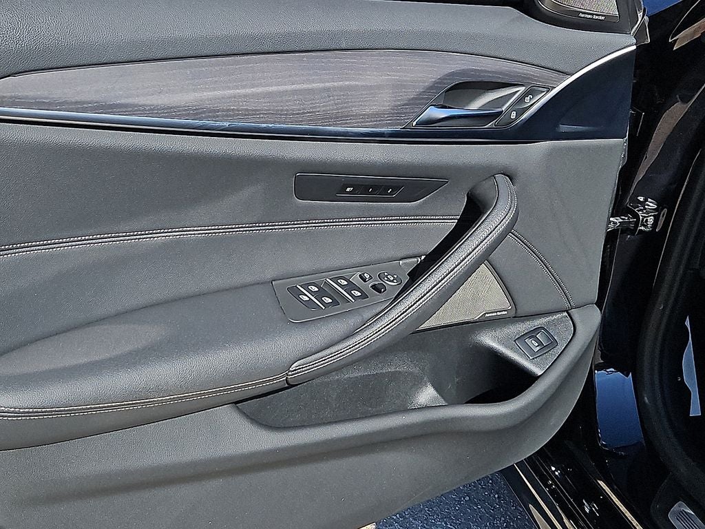 2023 BMW 5 Series 530i